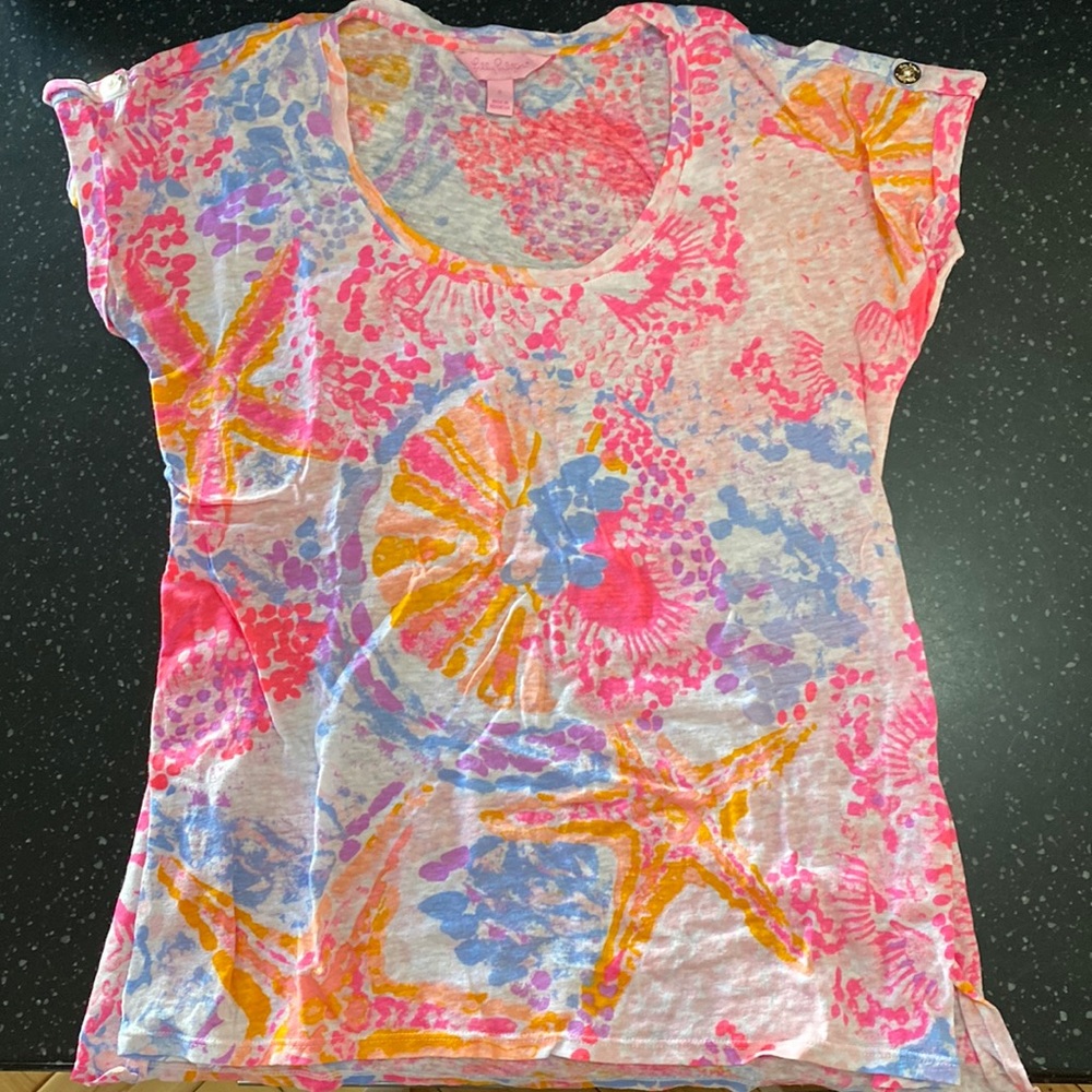 Lilly Pulitzer size Small teeshirt